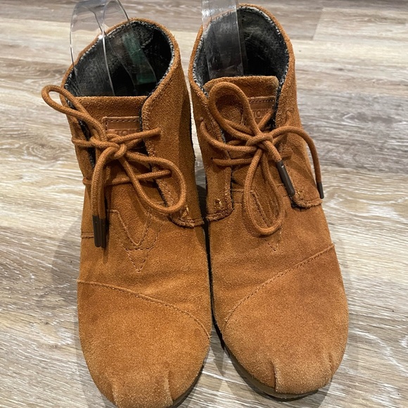 TOMS Ankle Boots - Picture 5 of 11